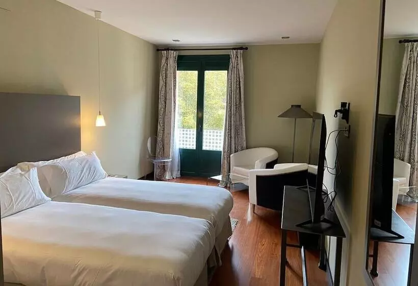 Отель Ar Isabel De Farnesio