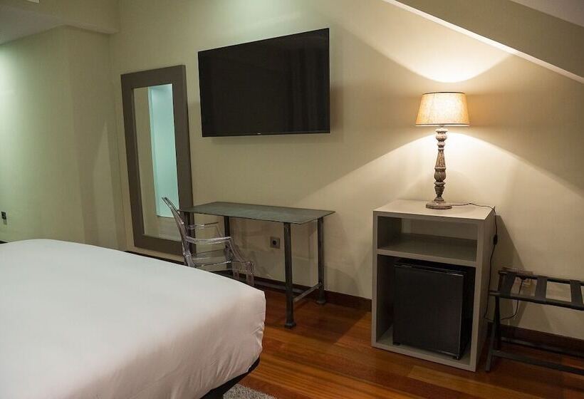 ホテル Ar Isabel De Farnesio