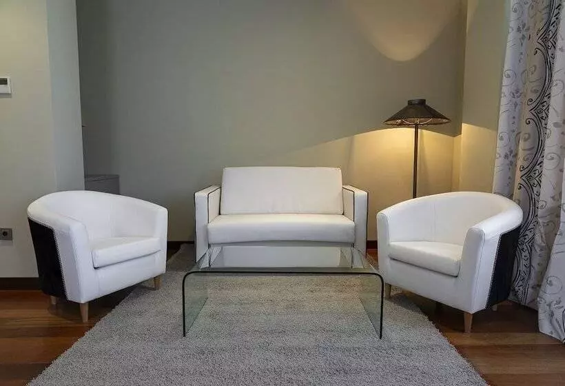 Отель Ar Isabel De Farnesio