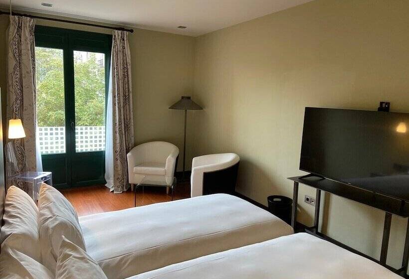 ホテル Ar Isabel De Farnesio