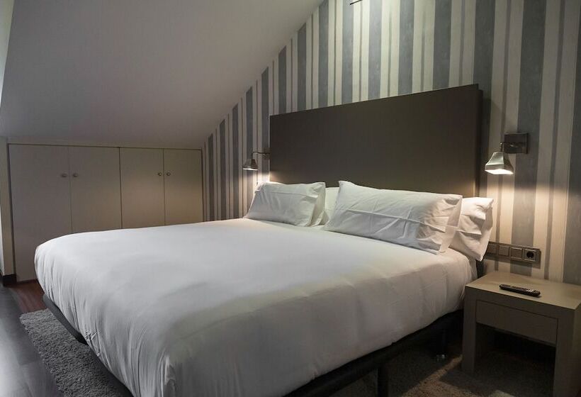 ホテル Ar Isabel De Farnesio