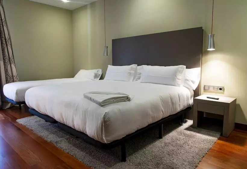 Отель Ar Isabel De Farnesio