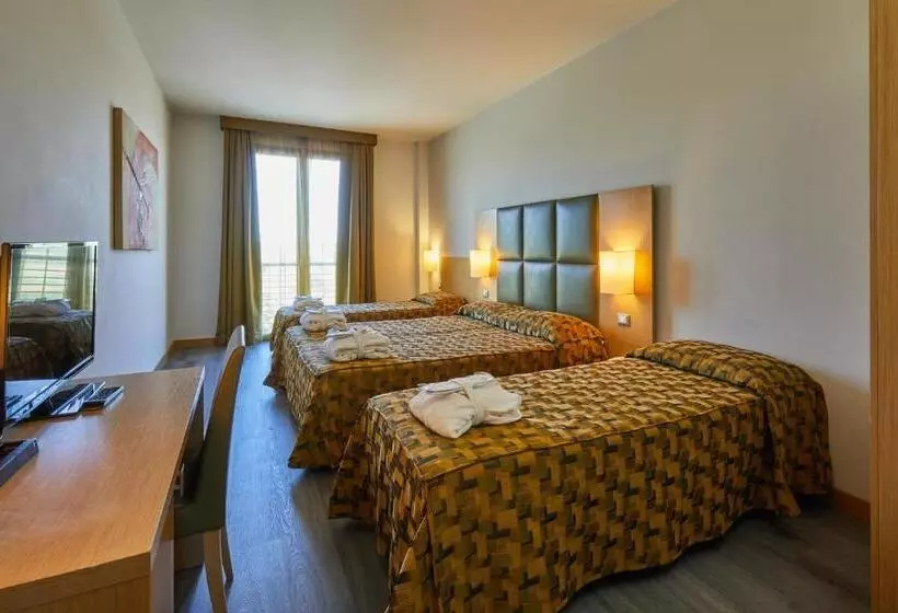 Отель Castelmartini Wellness & Business