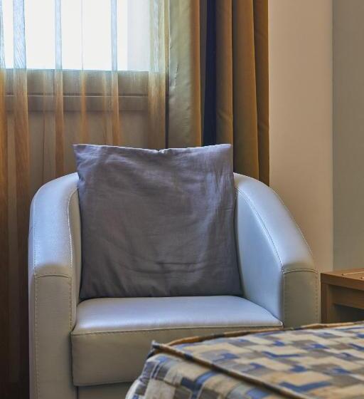 酒店 Castelmartini Wellness & Business