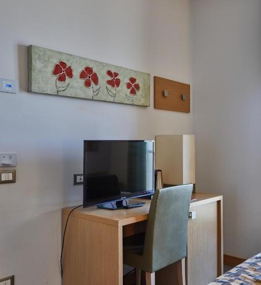 酒店 Castelmartini Wellness & Business