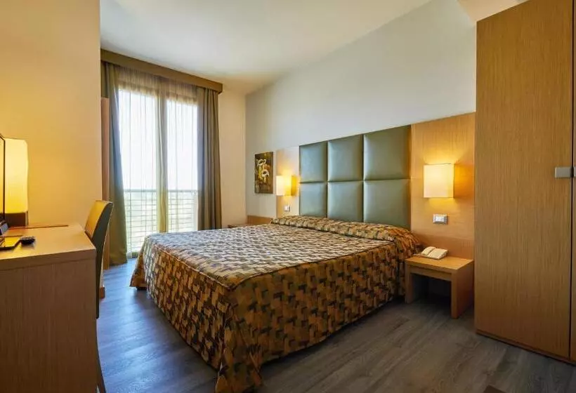 Отель Castelmartini Wellness & Business