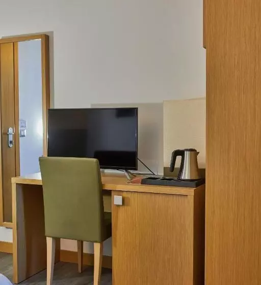 Отель Castelmartini Wellness & Business