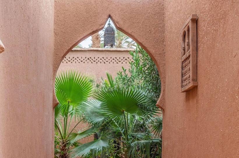 Отель Chez Le Pacha