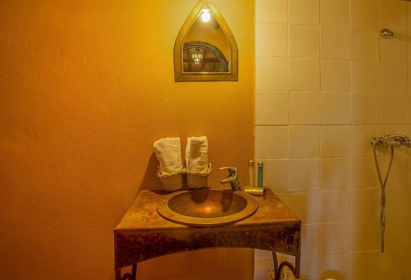 Отель Chez Le Pacha