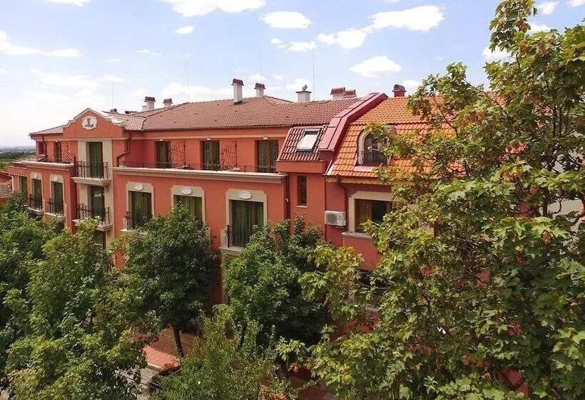 Отель Club Central