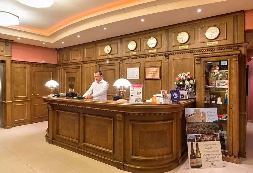 Отель Club Central