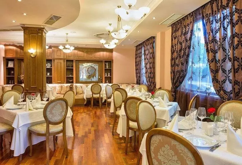 Отель Club Central