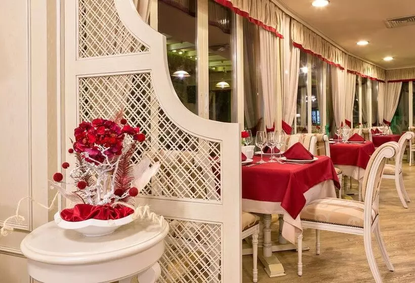 Отель Club Central