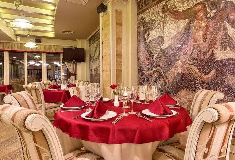 Отель Club Central