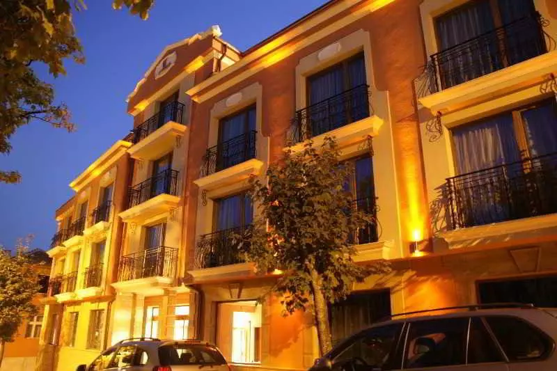 Отель Club Central