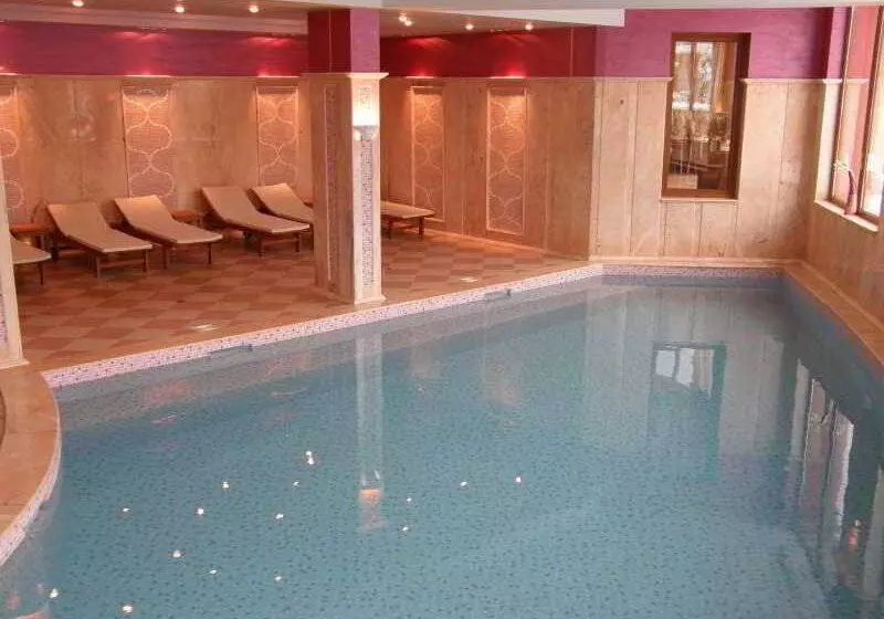 Отель Club Central