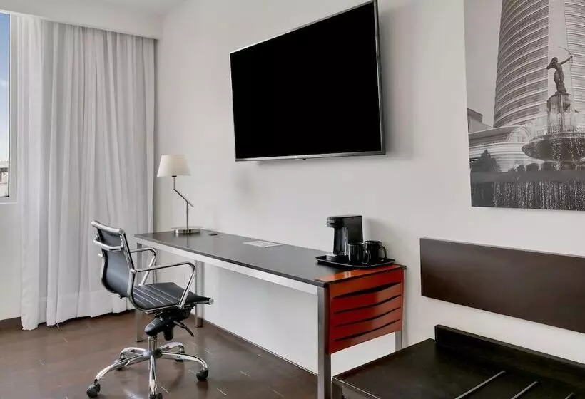 Отель Fiesta Inn Insurgentes Sur