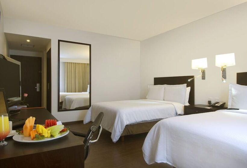 Отель Fiesta Inn Insurgentes Sur