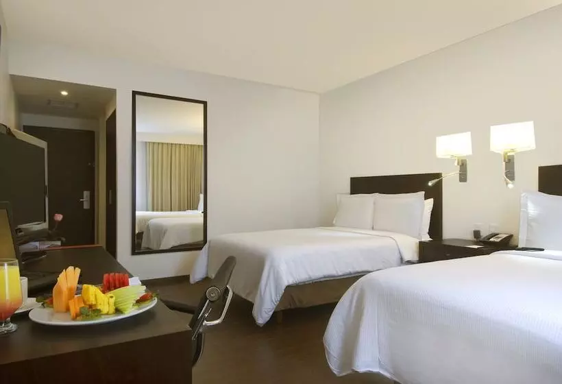 Отель Fiesta Inn Insurgentes Sur