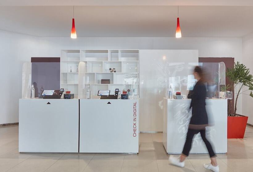 Отель Fiesta Inn Insurgentes Sur