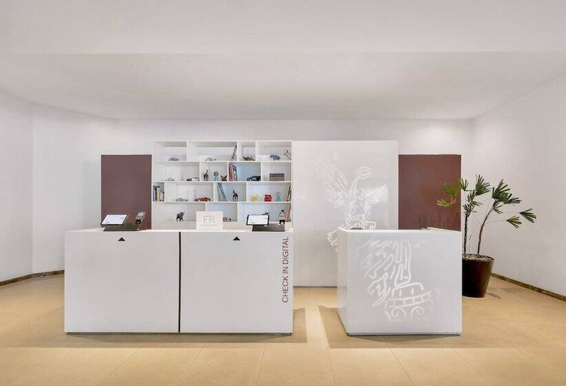 Отель Fiesta Inn Insurgentes Sur