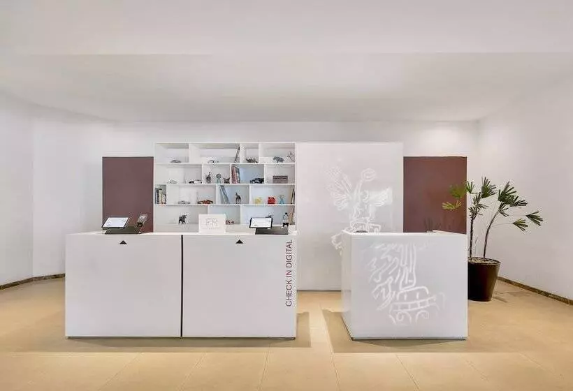 Отель Fiesta Inn Insurgentes Sur