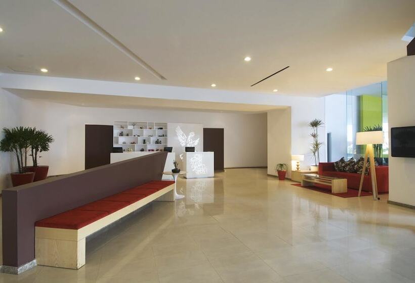 Отель Fiesta Inn Insurgentes Sur