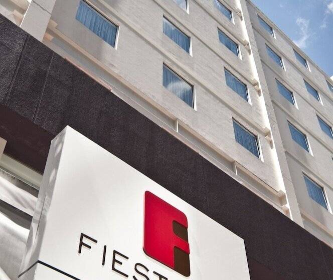 Отель Fiesta Inn Insurgentes Sur