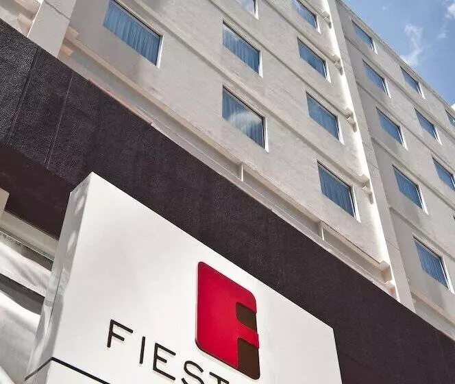 Отель Fiesta Inn Insurgentes Sur