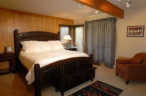 酒店 Gateway Condominiums