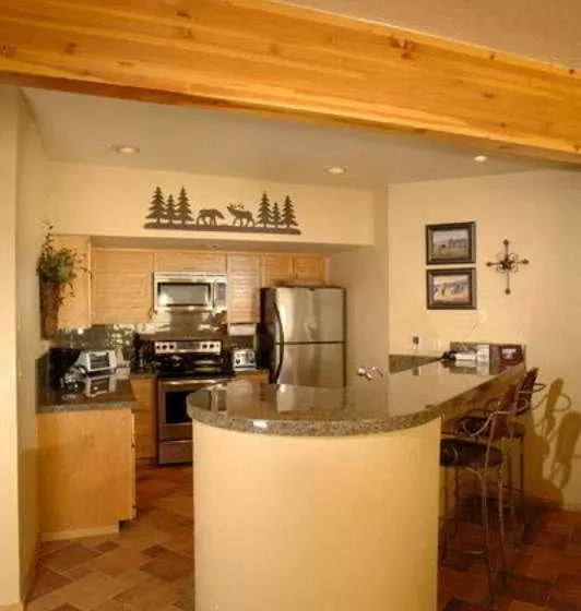 酒店 Gateway Condominiums