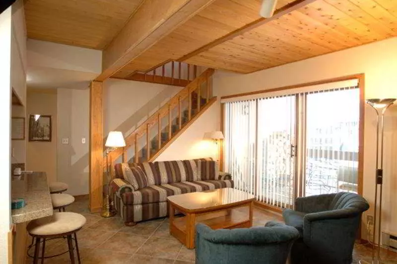 酒店 Gateway Condominiums