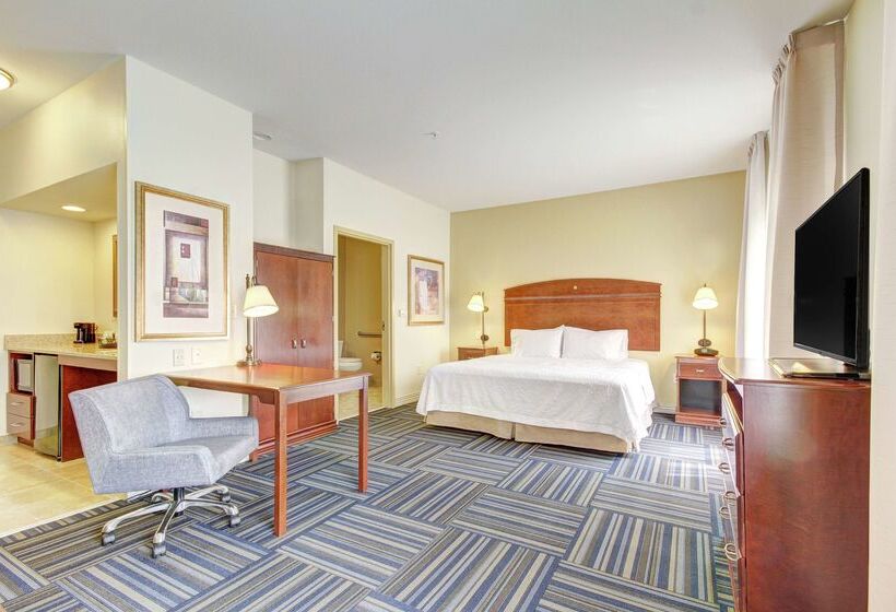 בית מלון כפרי Hampton Inn & Suites Alexandria