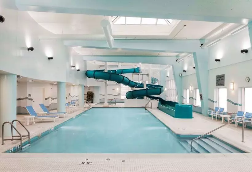 Отель Hampton Inn & Suites By Hilton Halifax Dartmouth