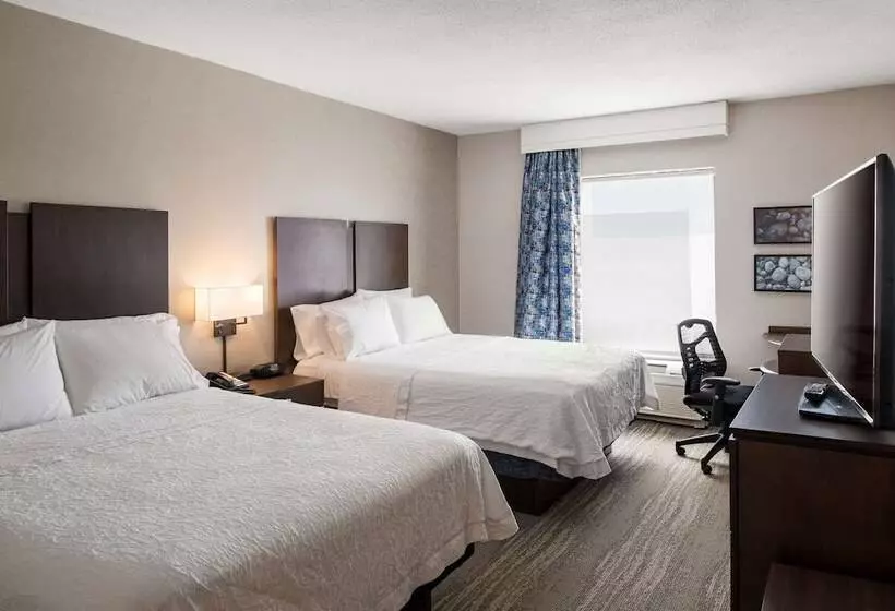 Отель Hampton Inn & Suites By Hilton Halifax Dartmouth