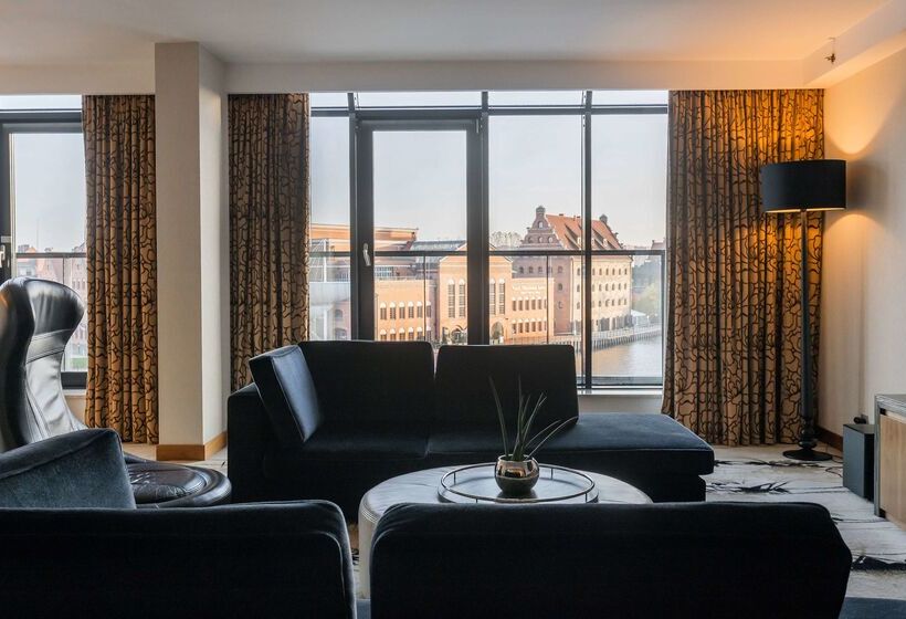 בית מלון כפרי Hilton Gdansk