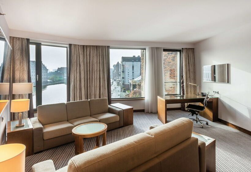 בית מלון כפרי Hilton Gdansk