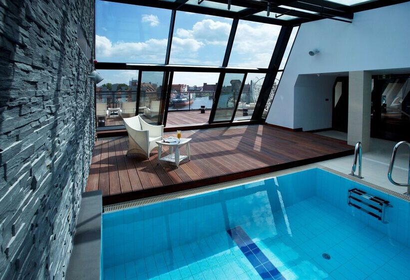 בית מלון כפרי Hilton Gdansk