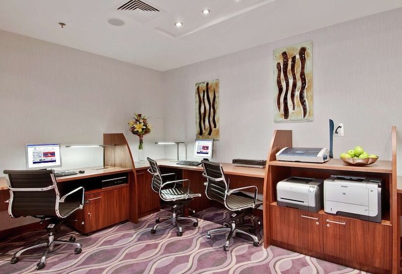 בית מלון כפרי Hilton Gdansk