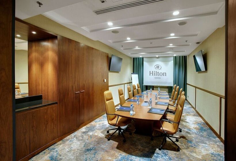 בית מלון כפרי Hilton Gdansk