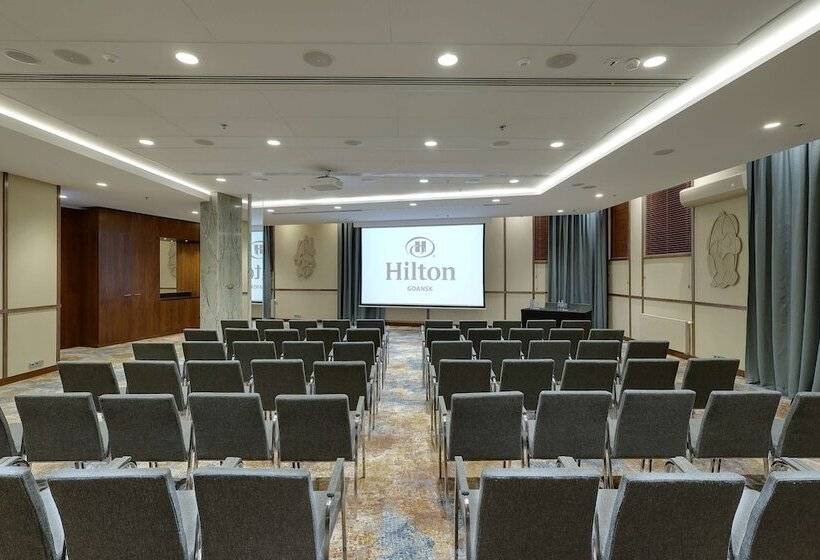 בית מלון כפרי Hilton Gdansk