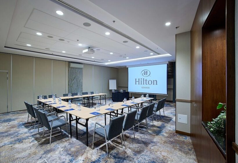 בית מלון כפרי Hilton Gdansk