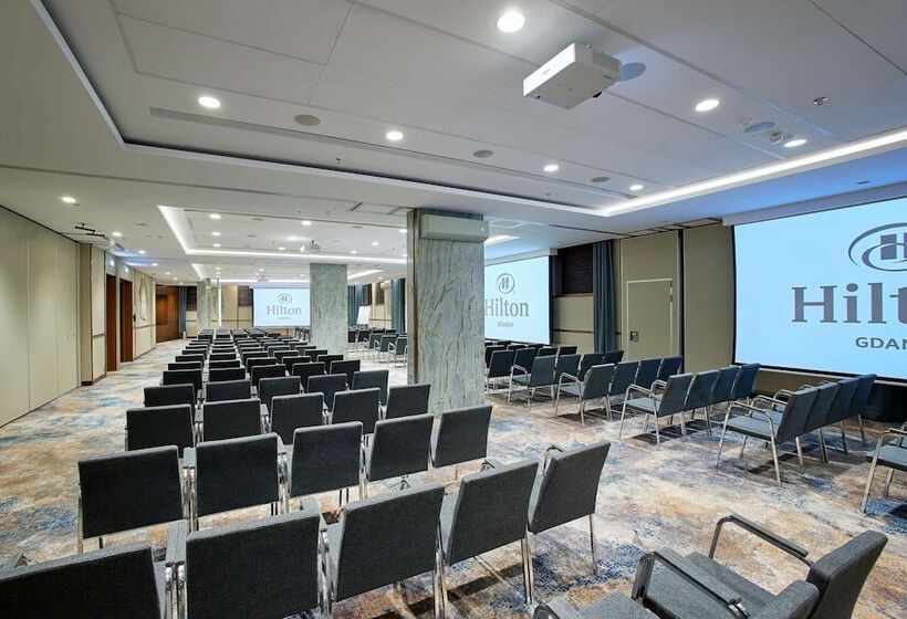 בית מלון כפרי Hilton Gdansk