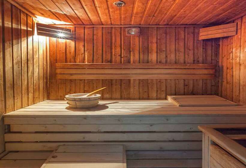 בית מלון כפרי Hilton Gdansk