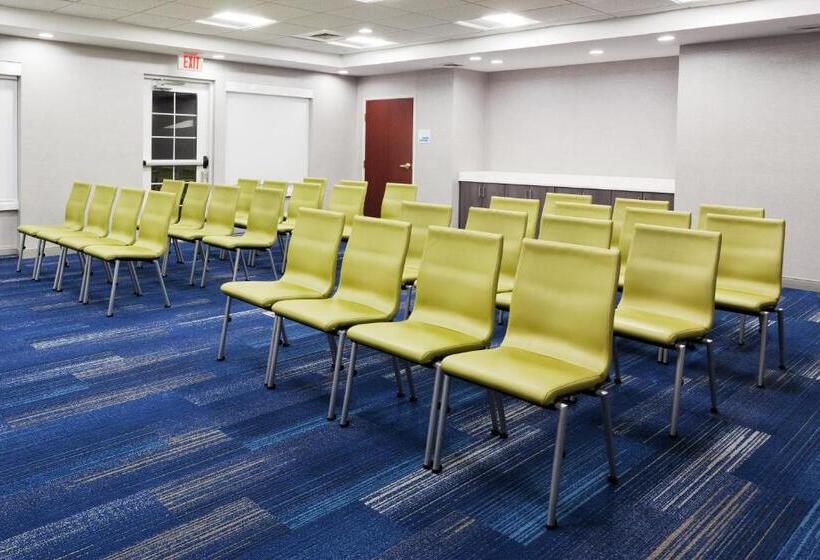 Holiday Inn Express Hotel & Suites Dothan North, An Ihg