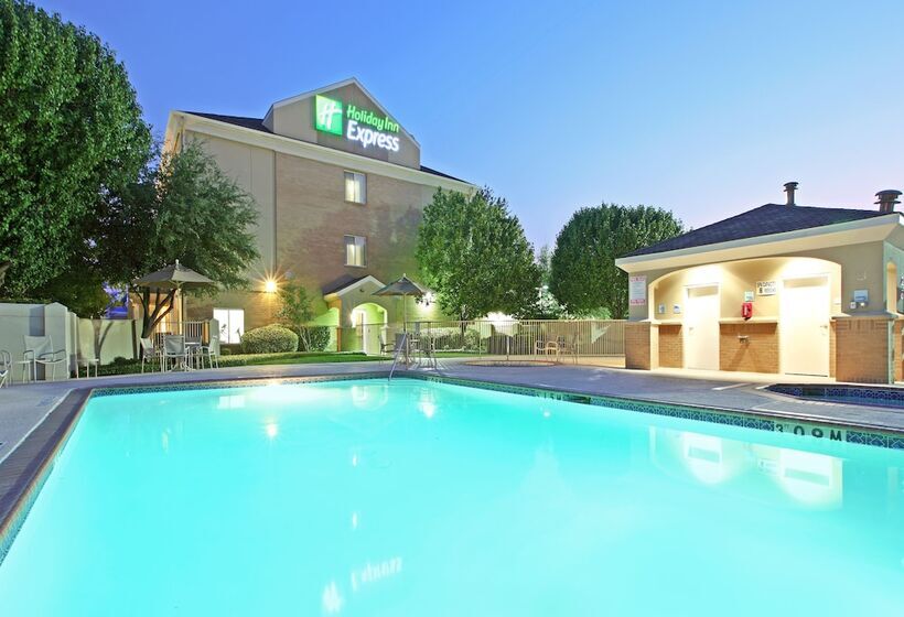 Holiday Inn Express Hotel And Suites Dfw Grapevine, An Ihg