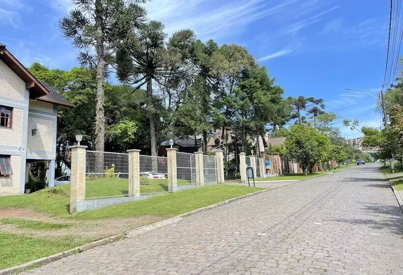 هتل Pousada Bella Serra