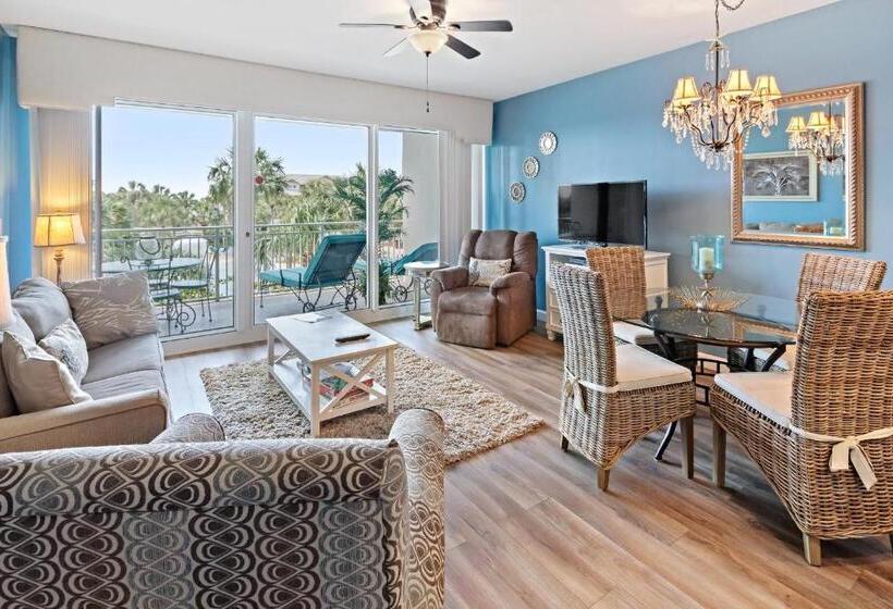 هتل Sterling Shores 215