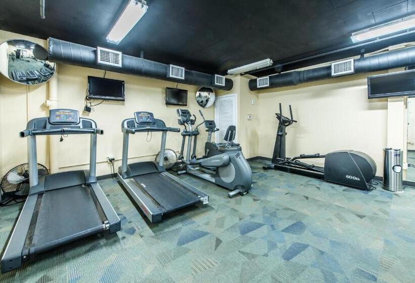 هتل Sterling Shores 215