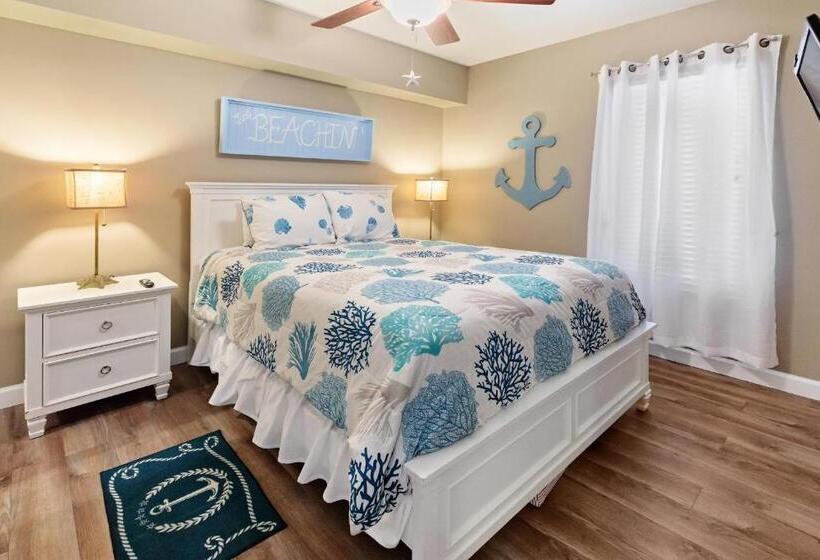 هتل Sterling Shores 215